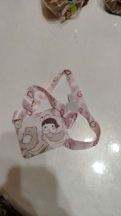 Фотография покупателя товара Бейдж горизонтальный, внешний размер 100×80 мм, внутренний размер 52×82 мм, на ленте 42 см, «Граффити» - Фото 1