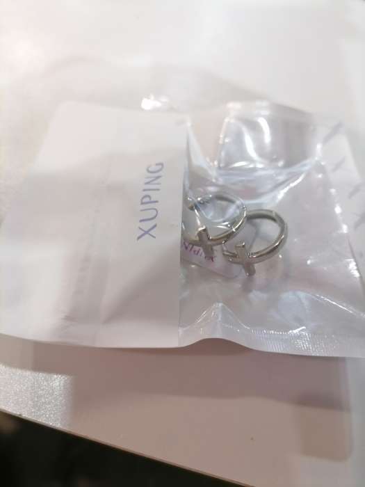 Фотография покупателя товара Серьги-кольца XUPING «Крест», цвет серебро - Фото 2
