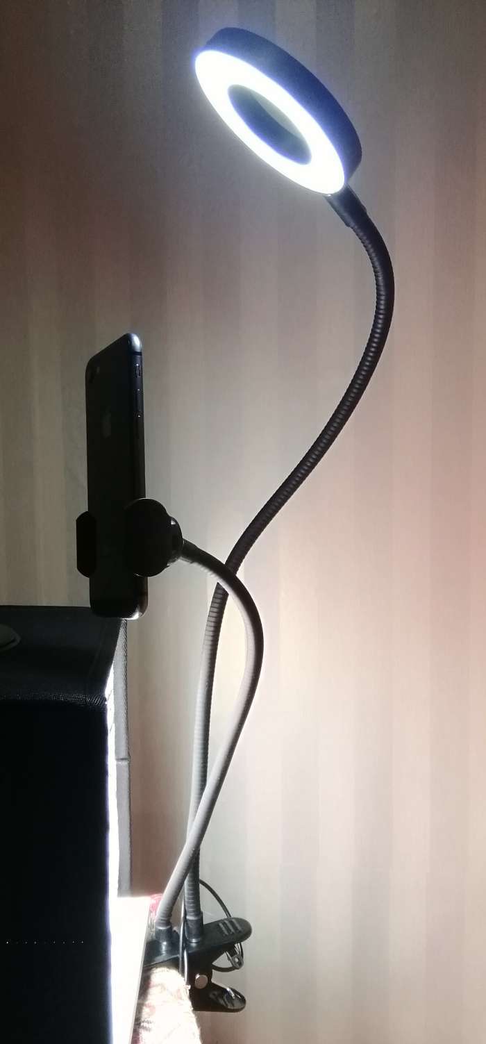 Фотография покупателя товара Светодиодная кольцевая лампа LuazON СК-001, гибкая ножка, 5 Вт, 12 ламп, 10 режимов - Фото 9