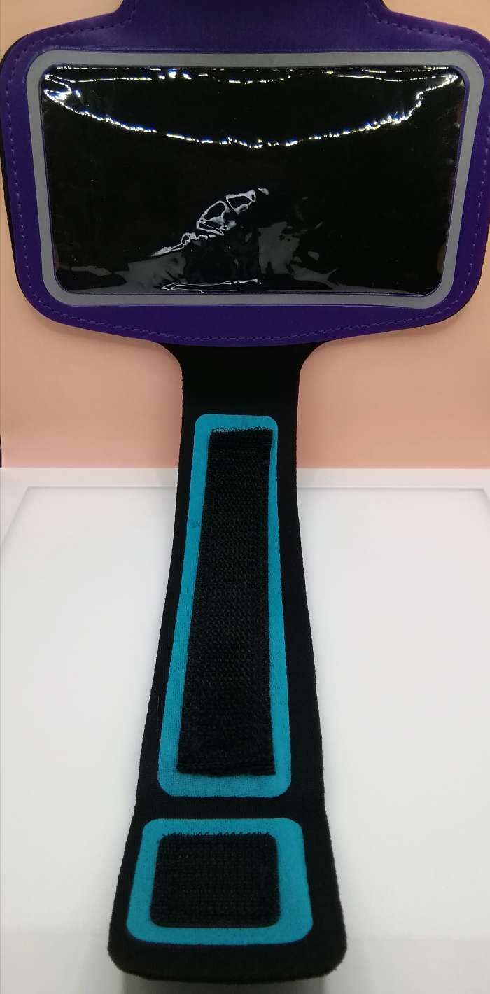 Фотография покупателя товара Чехол для телефона на руку LuazON, 14.5х7.5 см, светоотражающая полоса, фиолетовый - Фото 2
