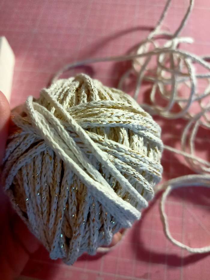 Фотография покупателя товара Шнур для вязания 3мм, 97% хлопок, 3% люрекс  50м/100гр (молочный/золот. люрекс) - Фото 1
