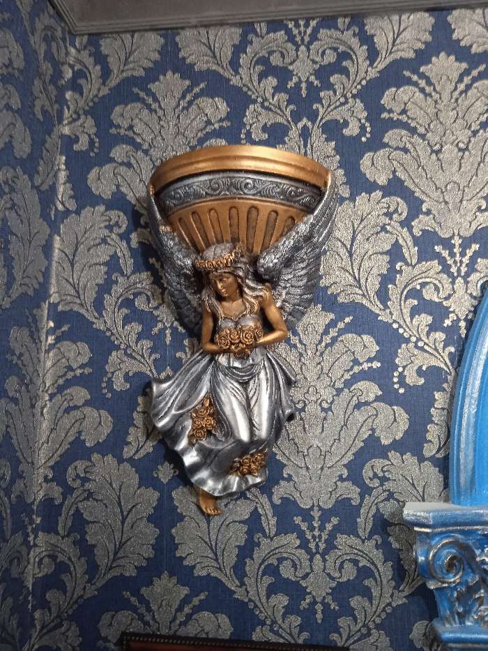 Фотография покупателя товара Кашпо настенное декоративное "Ангел", белое, гипс, 24х14х41 см - Фото 4