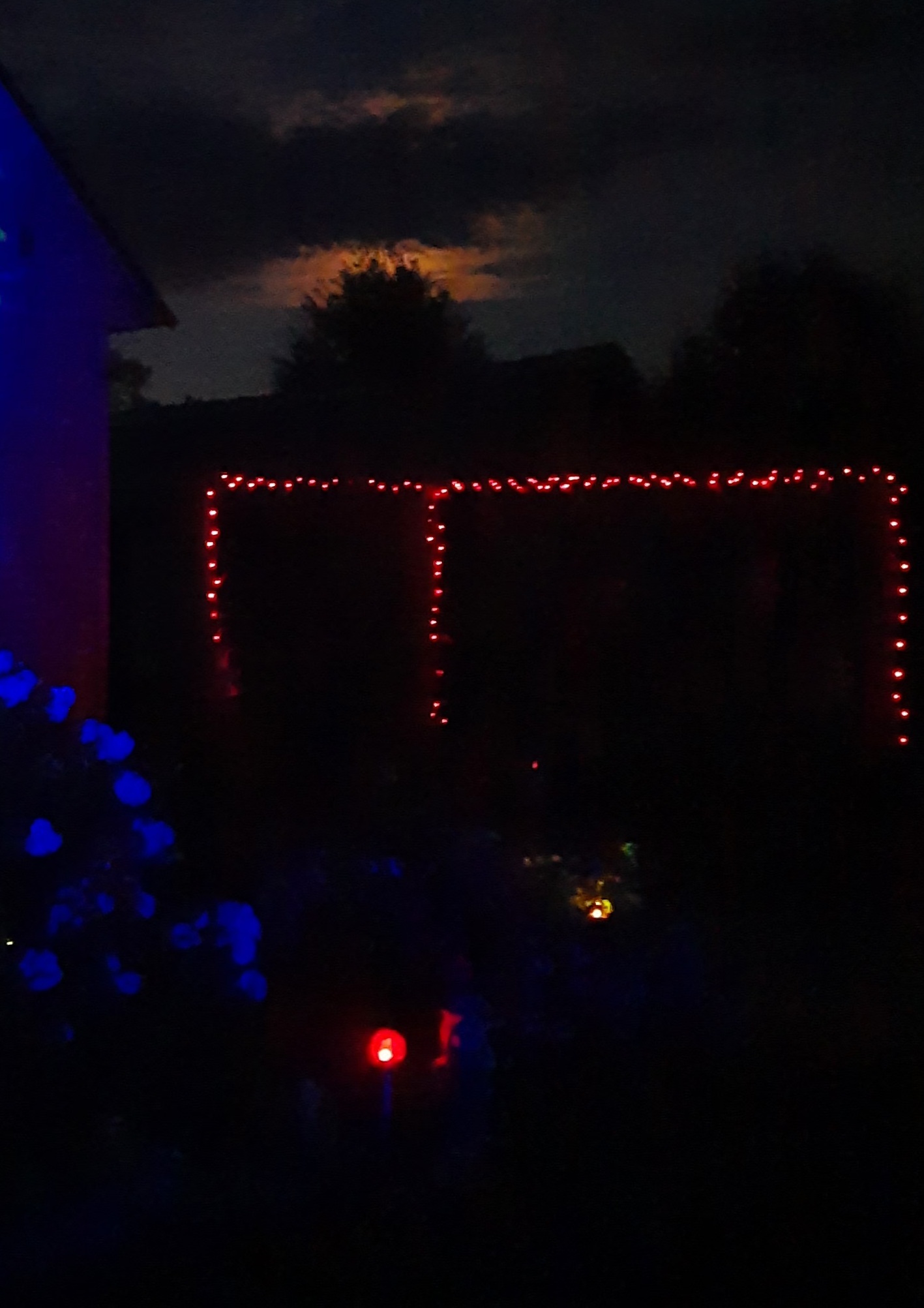 Фотография покупателя товара Гирлянда «Нить» 10 м роса, серебристая нить, 100 LED, свечение красное, 2 режима, солнечная батарея - Фото 1