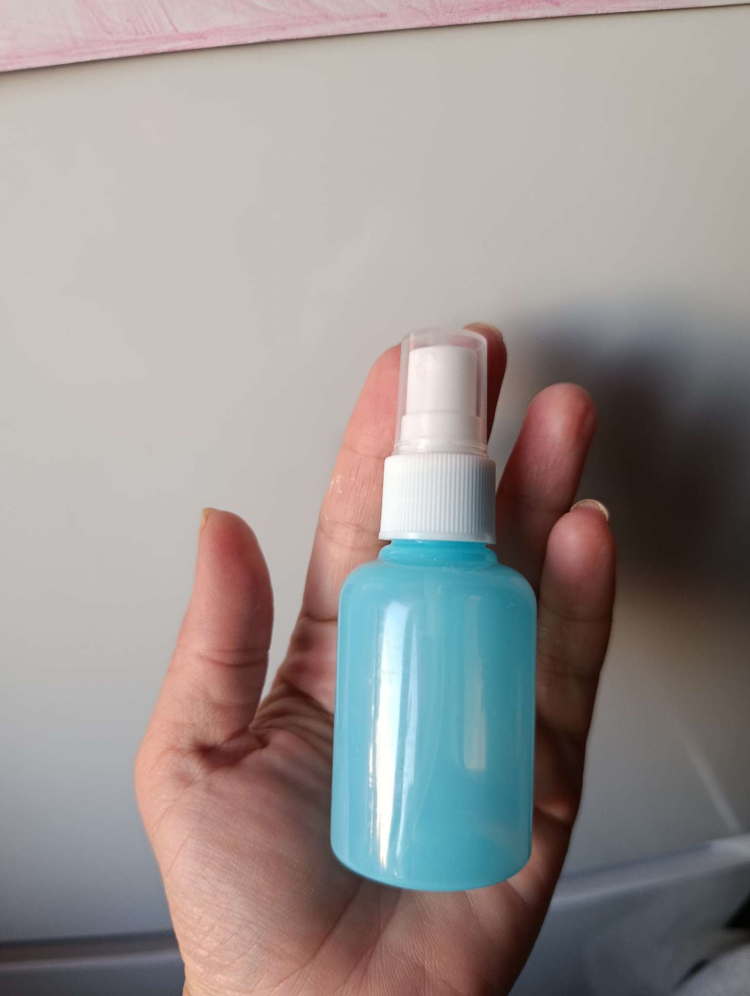 Фотография покупателя товара Бутылочка для хранения, с распылителем, 50 мл, розовая - Фото 1