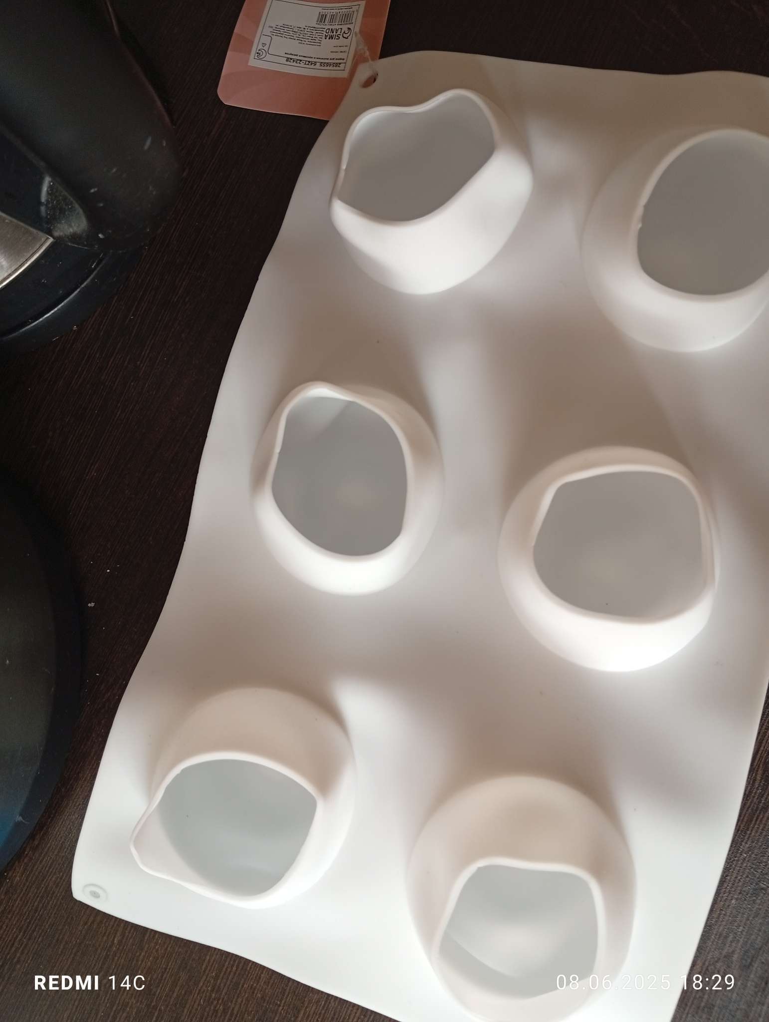 Фотография покупателя товара Форма для муссовых десертов и выпечки Доляна «Яблоко», силикон, 29×17×5.5 см, 6 ячеек (d=6 см), белая - Фото 8