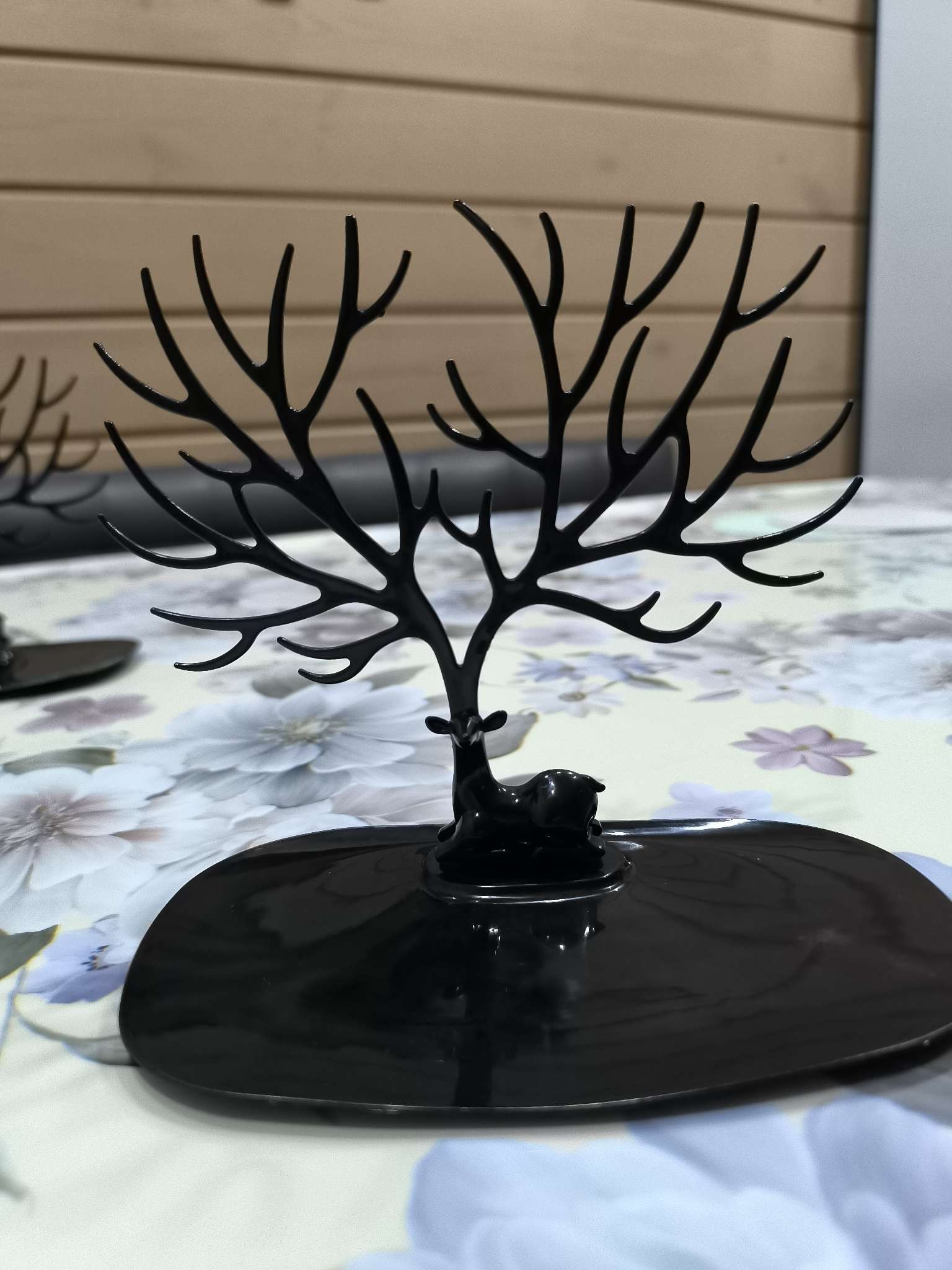 Фотография покупателя товара Подставка универсальная «Олень ветвистый»,17.1×10.2×15 см, прямоугольное основание, чёрная - Фото 3