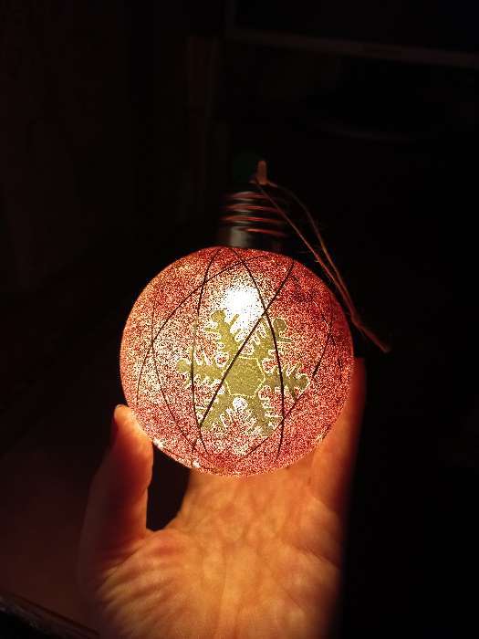 Фотография покупателя товара Набор ёлочных шаров «Золотистые нити» 2 шт., батарейки, 1 LED, свечение тёплое белое - Фото 3