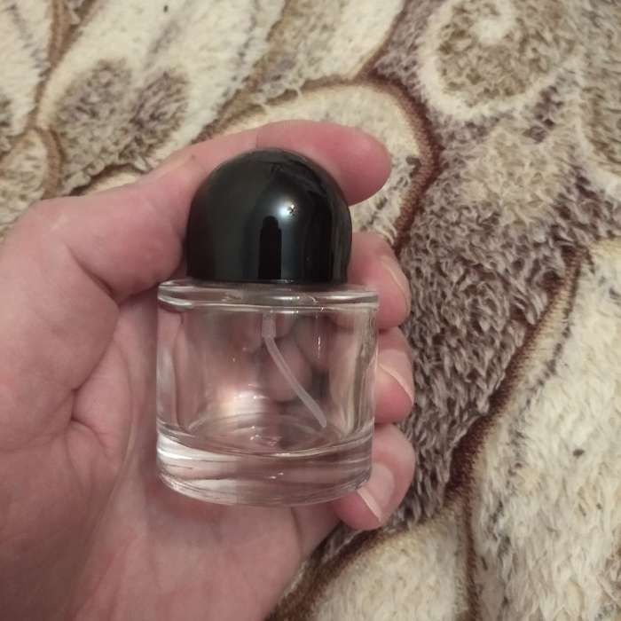 Фотография покупателя товара Флакон стеклянный для парфюма, с распылителем, 30 мл, d=4.6×6.8 см, прозрачный - Фото 2