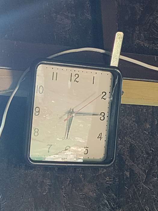 Фотография покупателя товара Часы настенные «Классик», 20×20 см, плавный ход - Фото 1