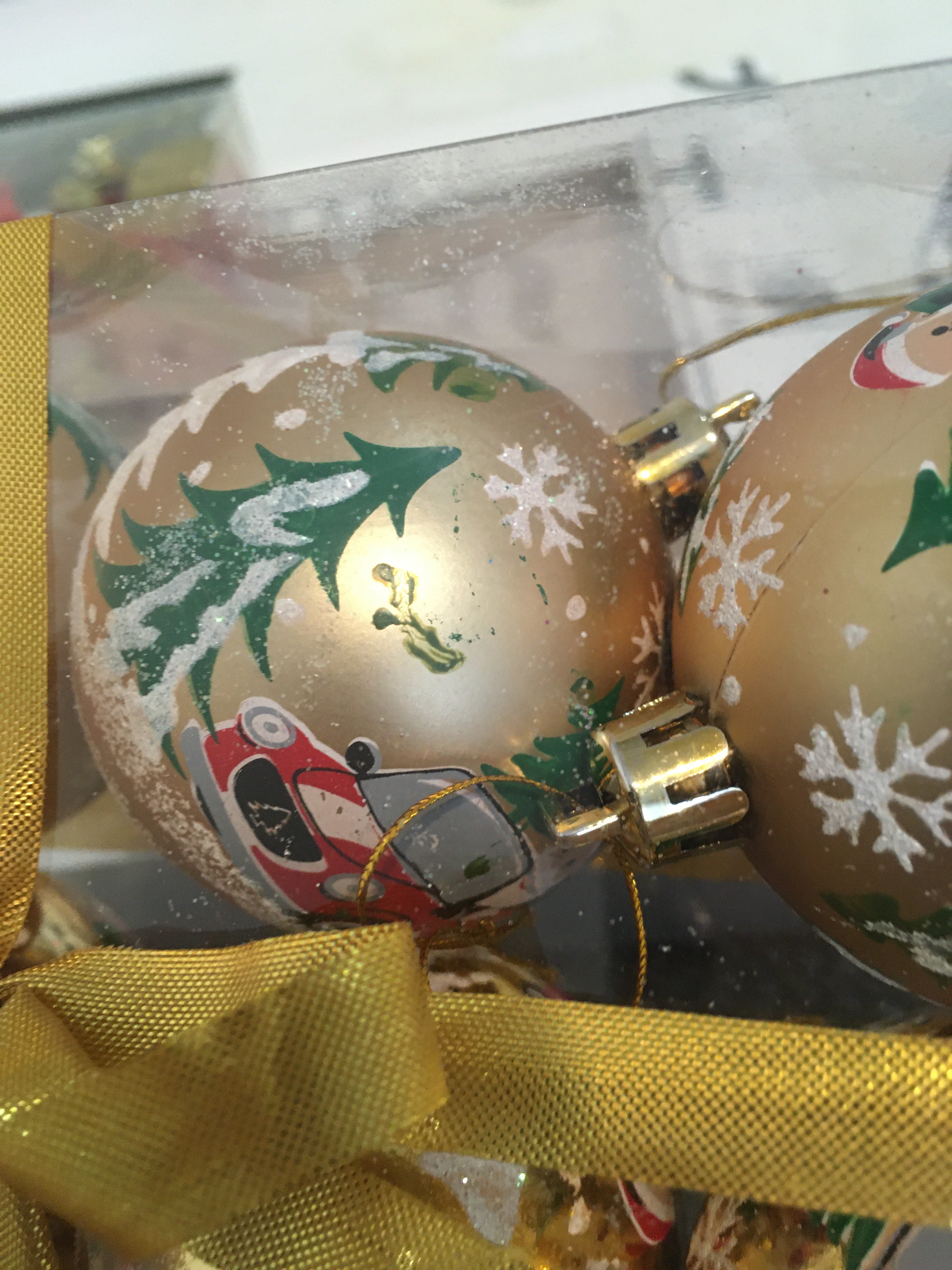 Фотография покупателя товара Набор шаров пластик d-6 см, 8 шт "Дед Мороз на автомобиле" золото - Фото 2
