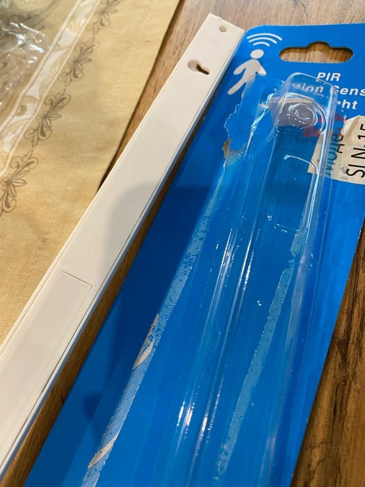 Фотография покупателя товара Светильник мебельный светодиодный с датчиком движения, 4 Вт, 15 LED, 3xAAA (не в комплекте), 3000К, свечение тёплое белое - Фото 6