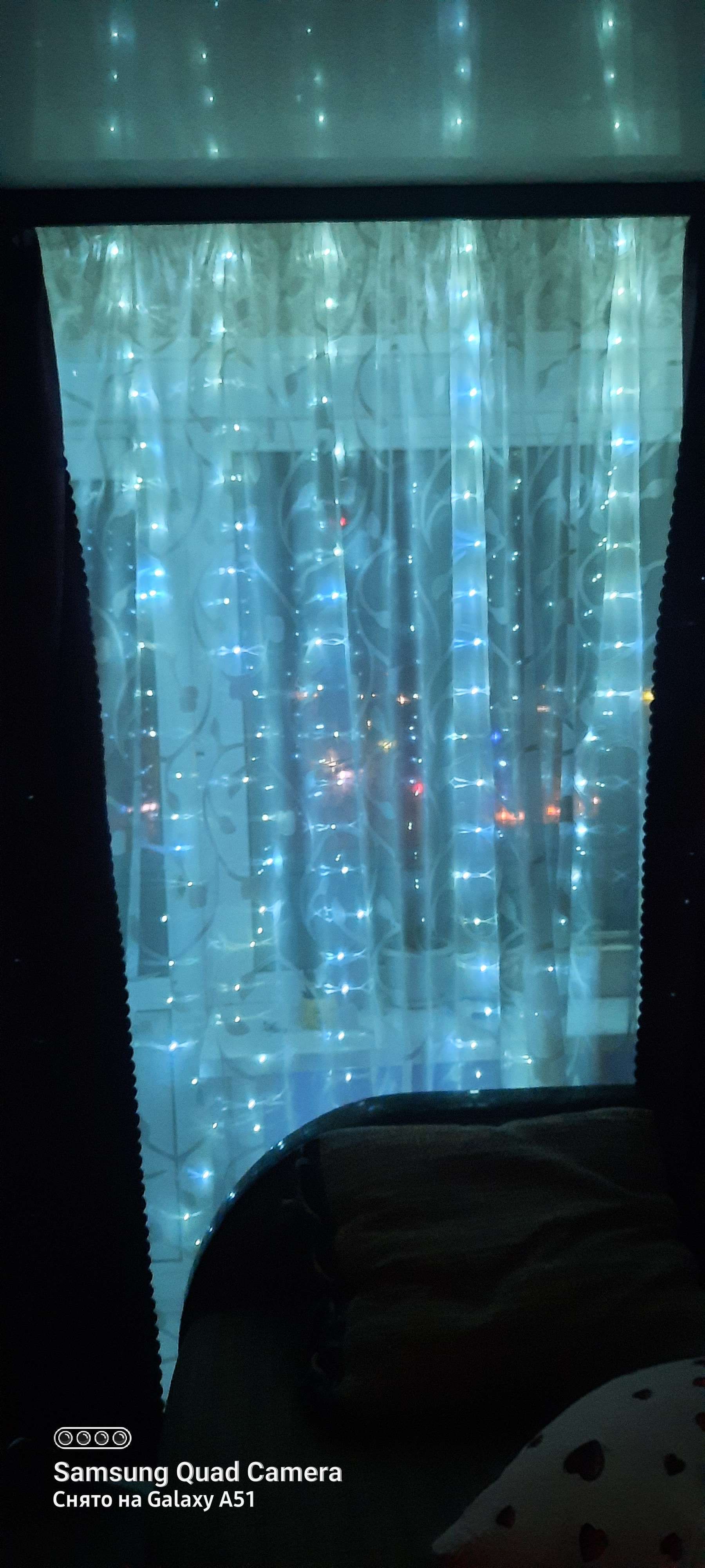 Фотография покупателя товара Гирлянда «Занавес» 2.8 × 3 м роса на крючках, с пультом, IP20, серебристая нить, 300 LED, свечение аквамарин, 8 режимов, USB - Фото 28