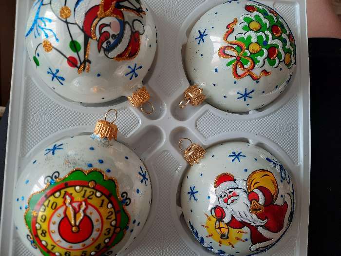 Фотография покупателя товара Набор новогодних шаров "Морозный" (набор 4 шт) 7,5 см - Фото 2