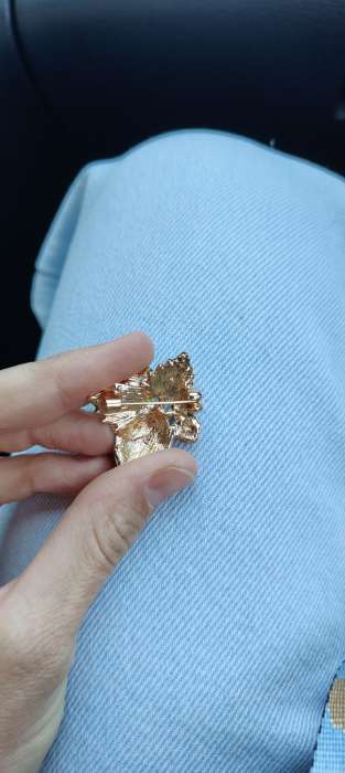 Фотография покупателя товара Брошь «Земляничка» с цветами, цветная в золоте - Фото 2