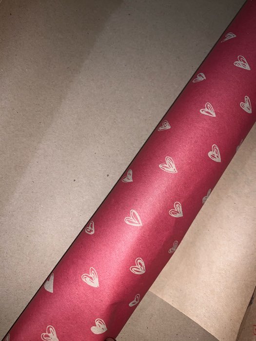 Фотография покупателя товара Бумага упаковочная крафтовая «Сердечки», фон красный, 50 х 70 см - Фото 2