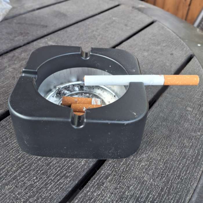 Фотография покупателя товара Пепельница, 9×9×3.5 см, чёрная - Фото 1