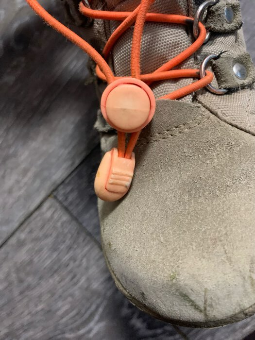 Фотография покупателя товара Шнурки для обуви, пара, круглые, с фиксатором, эластичные, d = 3 мм, 100 см, цвет оранжевый неоновый - Фото 7