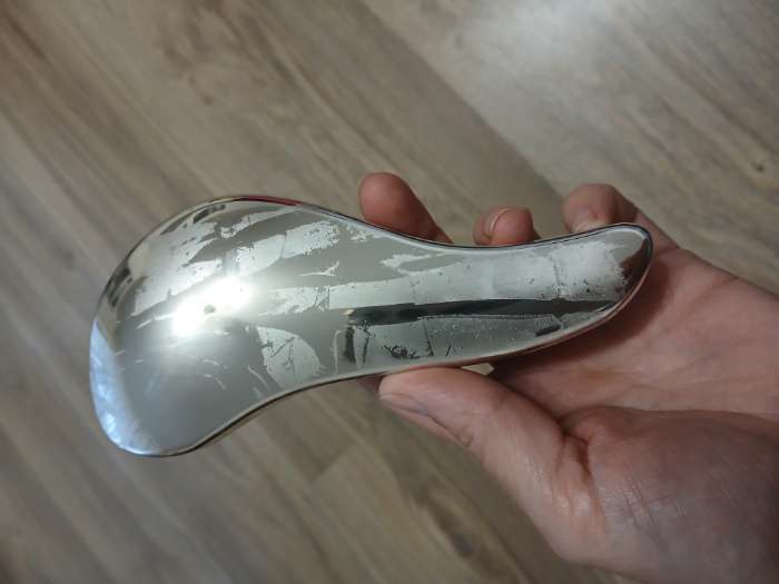 Фотография покупателя товара Расчёска массажная, 5.5×15 (±1) см, цвет золотой - Фото 5