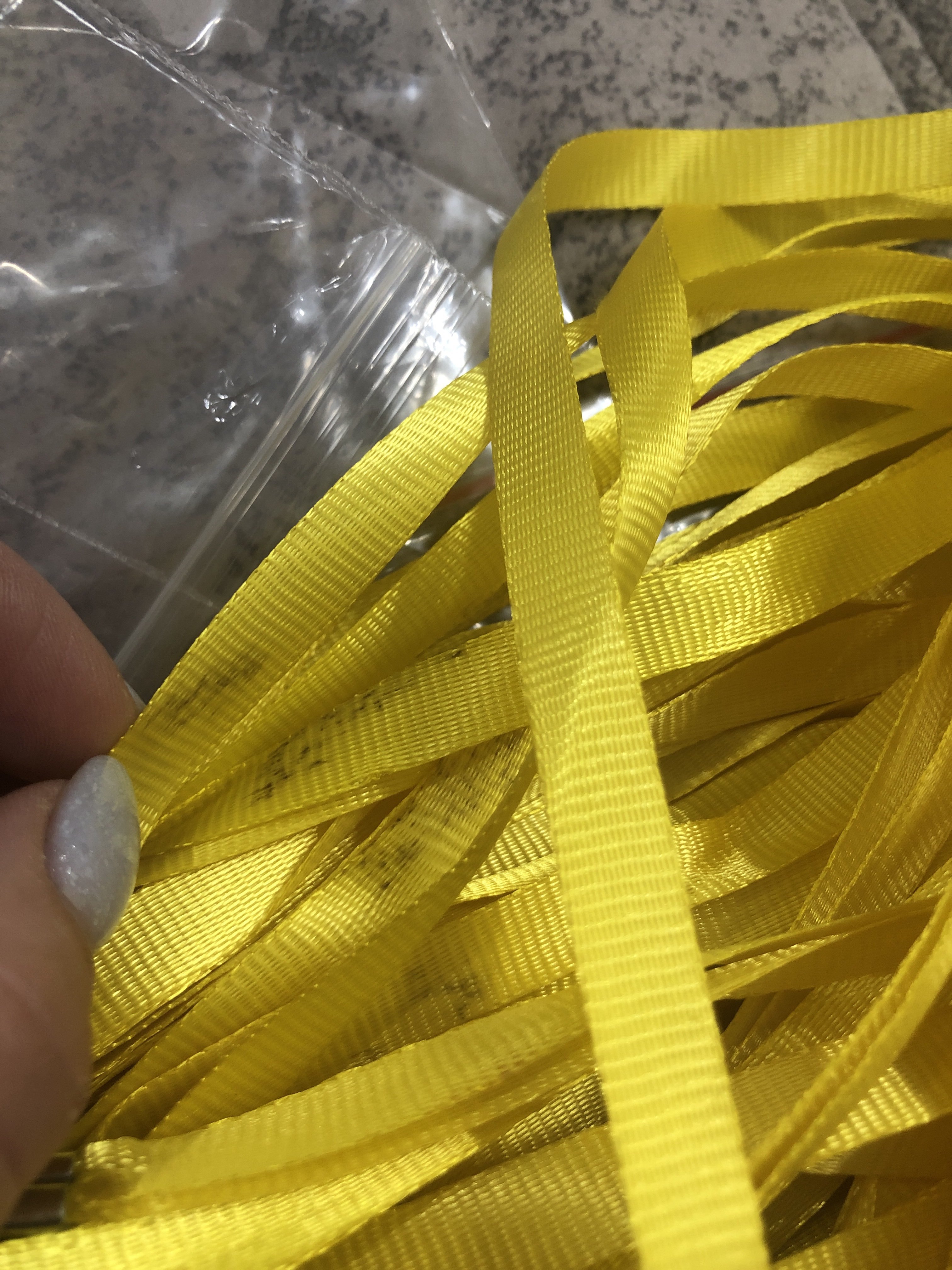 Фотография покупателя товара Лента для бейджа, 10 мм х 80 см, с металлической прищепкой, жёлтая - Фото 1