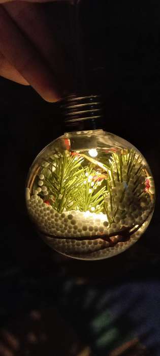 Фотография покупателя товара Ёлочный шар «Ветка ели», батарейки, 1 LED, свечение тёплое белое - Фото 6