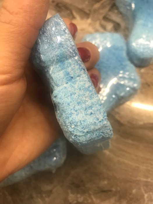 Фотография покупателя товара Бомбочка для ванны "Новогодний Носочек" с ароматом хвойного леса, синяя, 80 гр - Фото 7