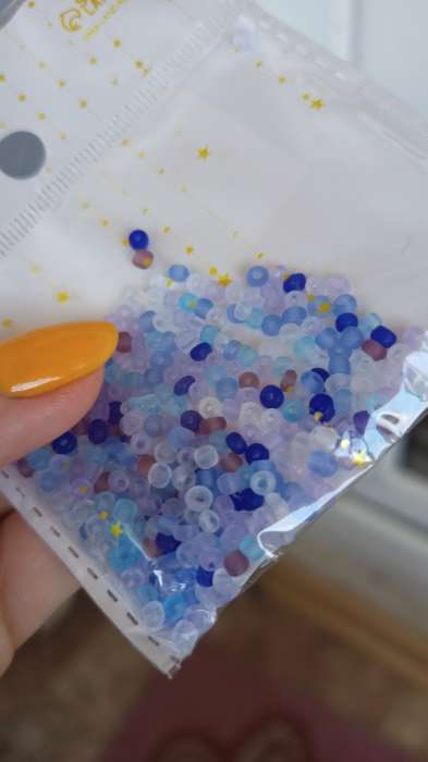 Фотография покупателя товара Бисер стекло 8/0 «Матовый полупрозрачный. Меланж голубой», 10 г - Фото 1