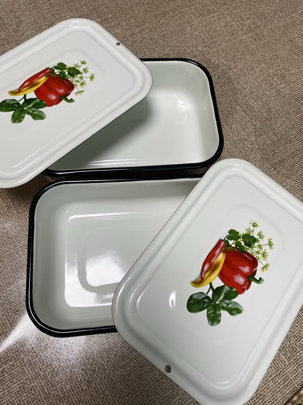 Фотография покупателя товара Контейнер, 1.5 л, с крышкой, эмалированная сталь, деколь МИКС, белый - Фото 6