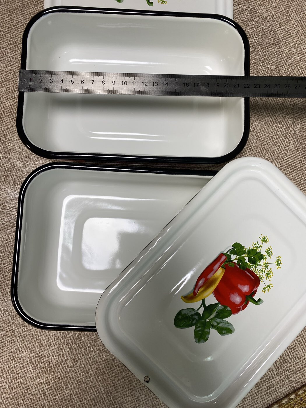 Фотография покупателя товара Контейнер, 1.5 л, с крышкой, эмалированная сталь, деколь МИКС, белый - Фото 2