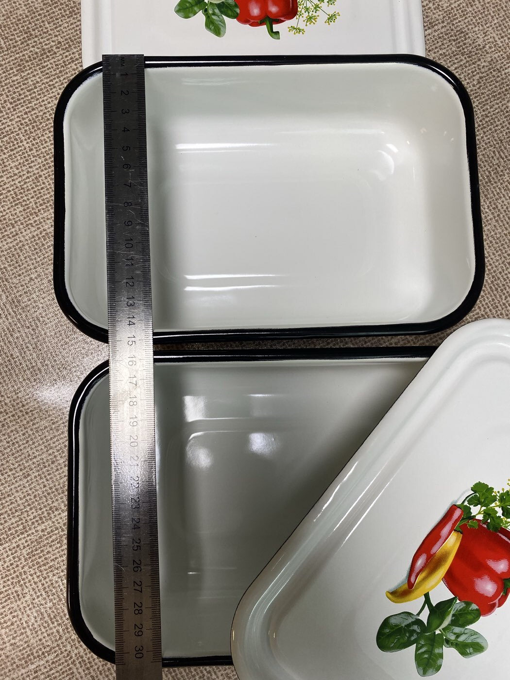 Фотография покупателя товара Контейнер, 1.5 л, с крышкой, эмалированная сталь, деколь МИКС, белый - Фото 3