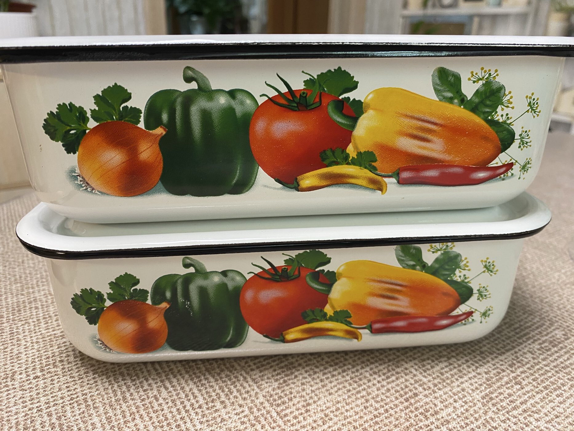 Фотография покупателя товара Контейнер, 1.5 л, с крышкой, эмалированная сталь, деколь МИКС, белый - Фото 1