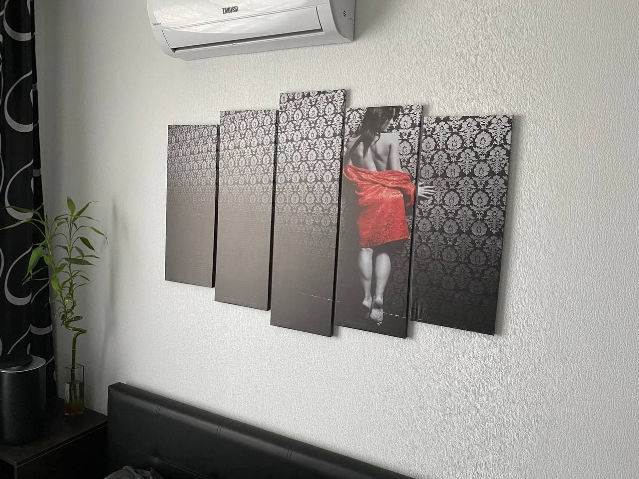 Фотография покупателя товара Картина модульная на подрамнике «Леди», 80×130 см: 1-79×23 см, 2-69×23 см, 2-60 см - Фото 1