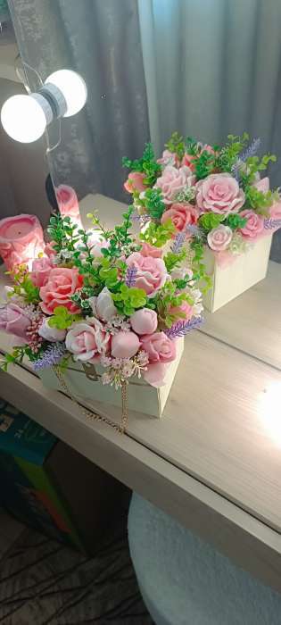 Фотография покупателя товара Пакет переноска для цветов, ручка цепь, «Кремовый», с золотым тиснением, 15×10.5×10 см - Фото 9