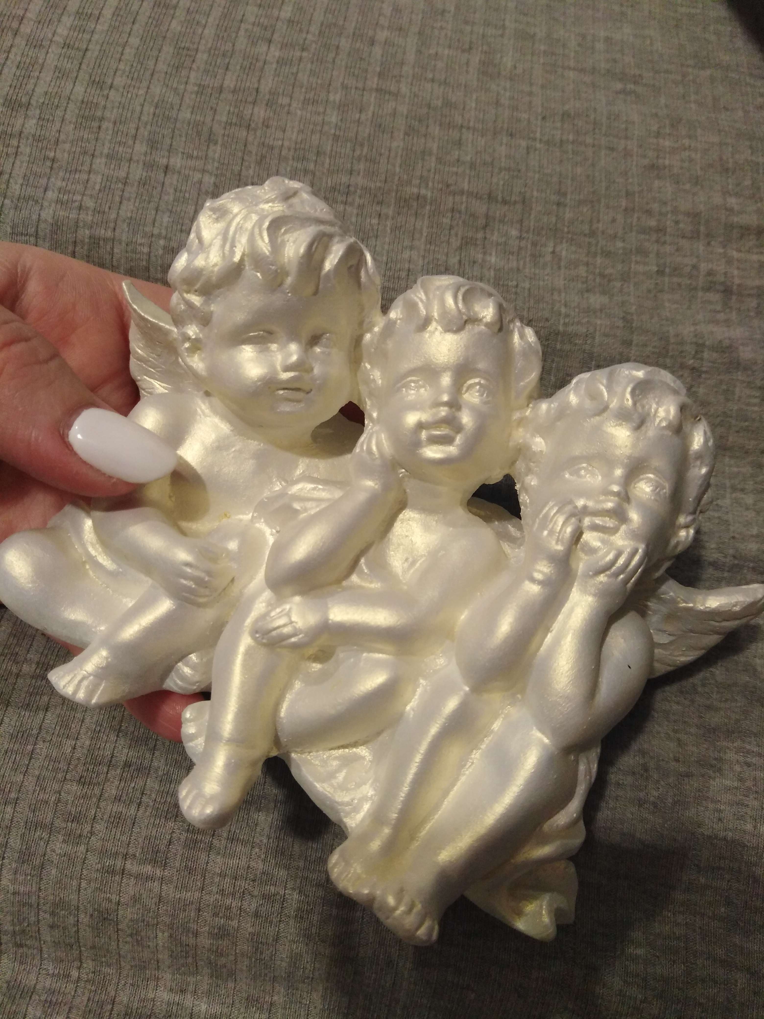 Фотография покупателя товара Статуэтка "Ангелы троица", цвет перламутровый, 9.5 см - Фото 2
