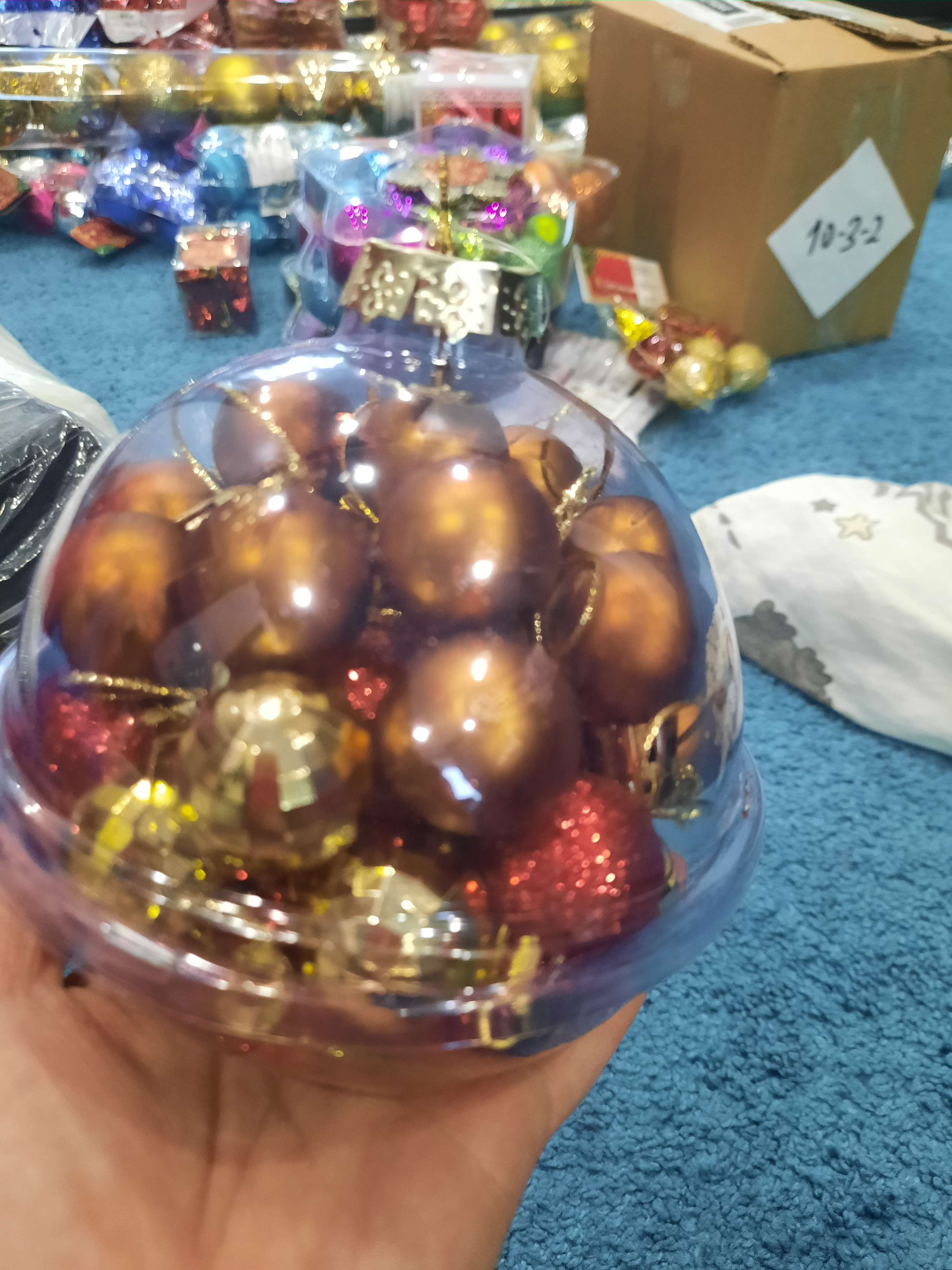 Фотография покупателя товара Набор шаров пластик d-2,5 см, 40 шт "Малышки в шарике" красный золото - Фото 5
