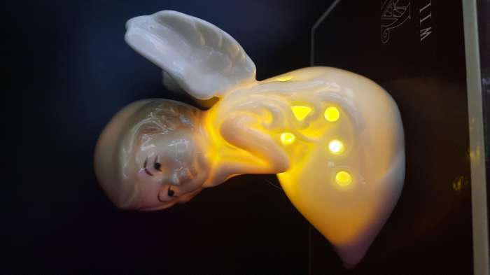 Фотография покупателя товара Фигурка светящаяся «Девочка-ангел сидит», керамика, 6×8×9 см - Фото 1