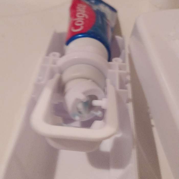 Фотография покупателя товара Держатель для зубных щёток и выдавливатель для зубной пасты, 15,4×6×6 см (для пасты), 11,5×5,5×3,5 см (для щёток), цвет МИКС - Фото 13