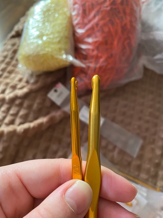 Фотография покупателя товара Крючок для вязания, двусторонний, d = 6/7 мм, 13 см, цвет золотой - Фото 7