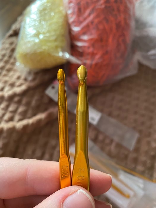 Фотография покупателя товара Крючок для вязания, двусторонний, d = 6/7 мм, 13 см, цвет золотой - Фото 6