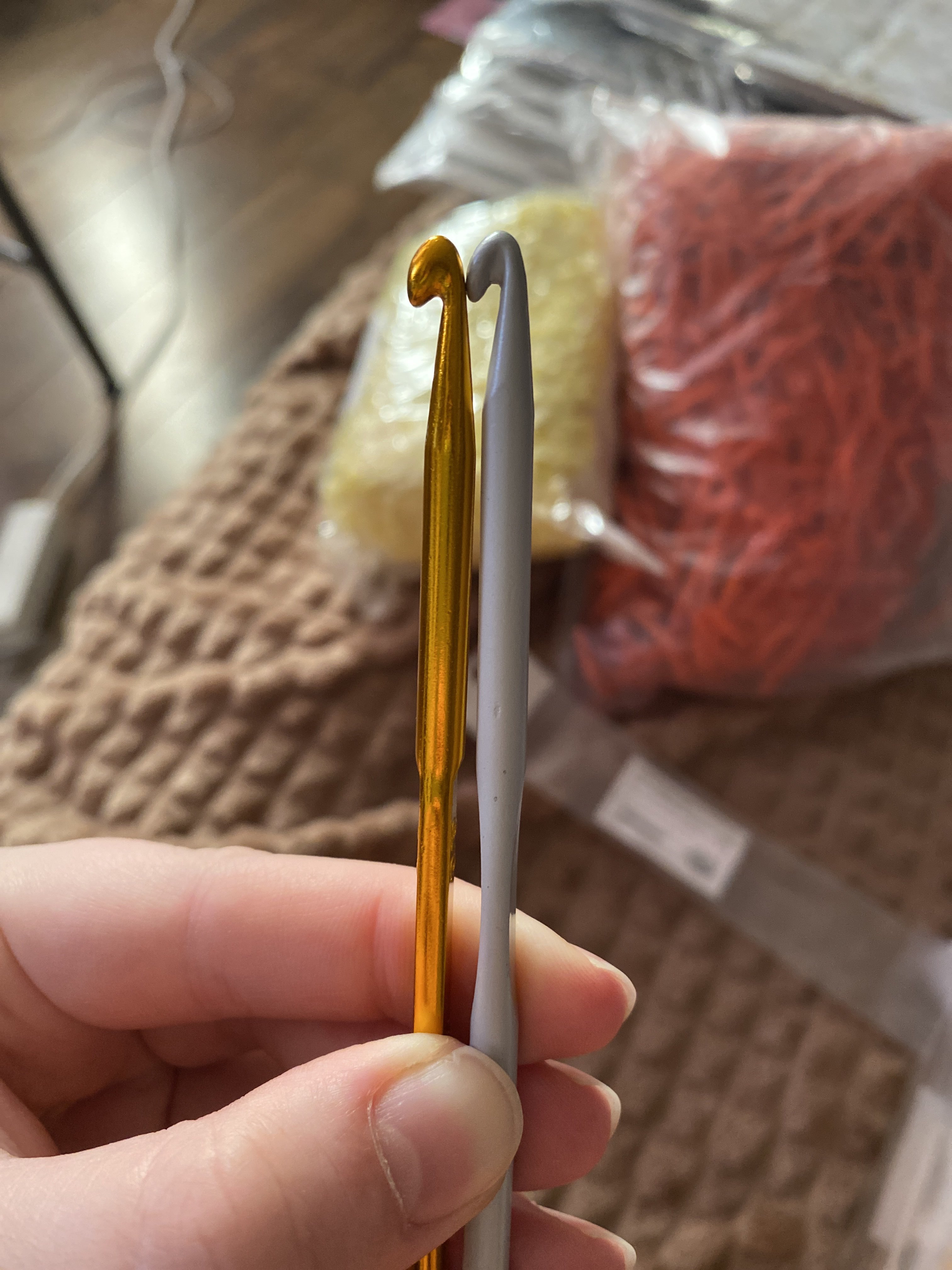 Фотография покупателя товара Крючок для вязания, двусторонний, d = 6/7 мм, 13 см, цвет золотой - Фото 4
