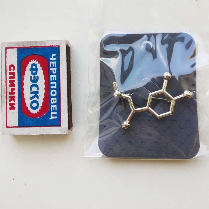Фотография покупателя товара Брошь «Молекула», цвет серебро - Фото 1