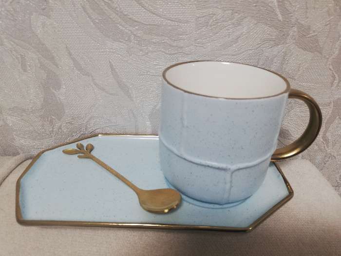 Фотография покупателя товара Чайная пара керамическая с ложкой «Весна», 2 предмета: кружка 300 мл, блюдце, цвет голубой - Фото 10