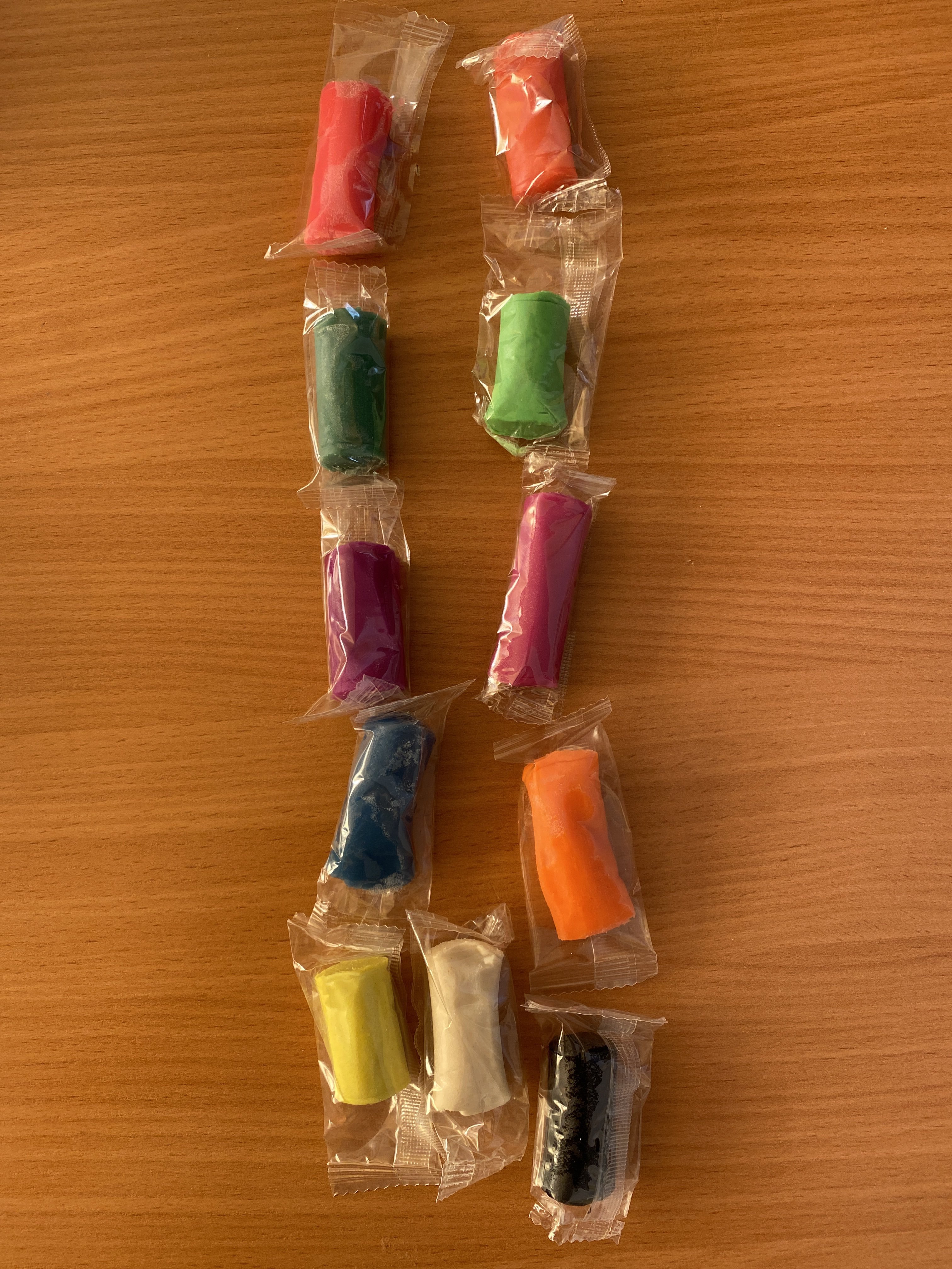 Фотография покупателя товара Тесто для лепки, 12 цветов 15 г в ведёрке - Фото 6