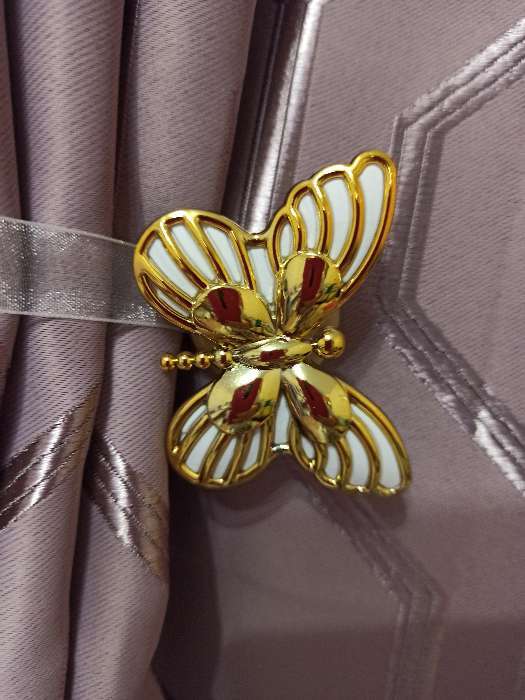 Фотография покупателя товара Подхват для штор «Бабочка», 6 × 4 см, 26 см, цвет золотой/белый - Фото 2