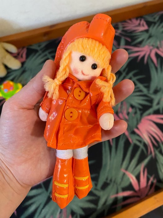 Фотография покупателя товара Мягкая кукла в плаще и шляпке, цвета МИКС - Фото 1