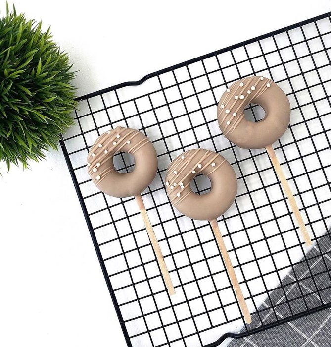 Фотография покупателя товара Форма для выпечки Доляна «Сладости. Пончики», 29×17 см, 8 ячеек (d=6 см), цвет МИКС