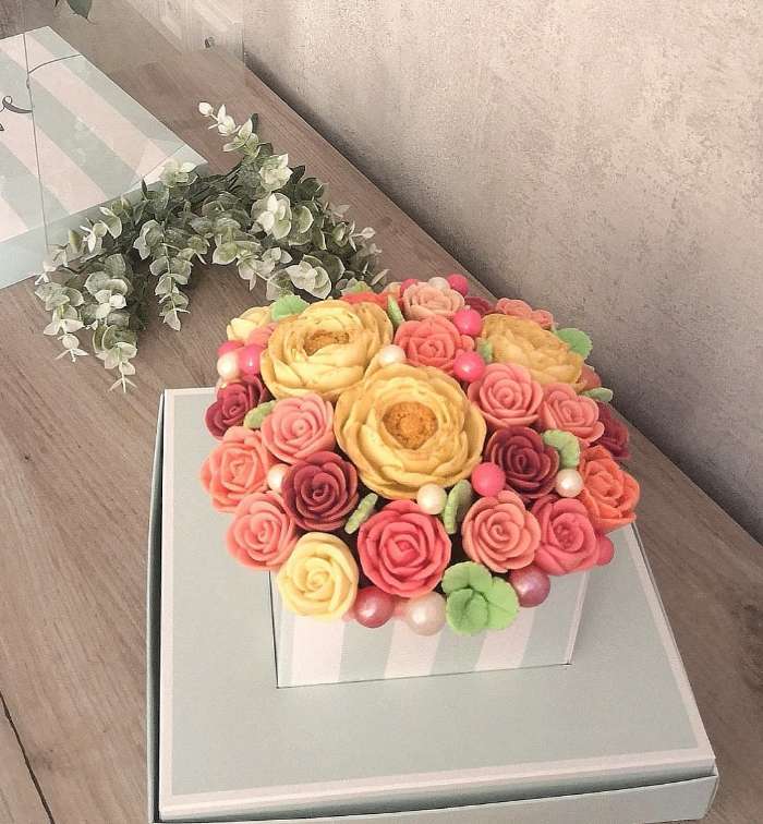 Фотография покупателя товара Коробка подарочная для цветов с вазой и PVC окнами складная, упаковка, «With love», 23 х 30 х 23 см