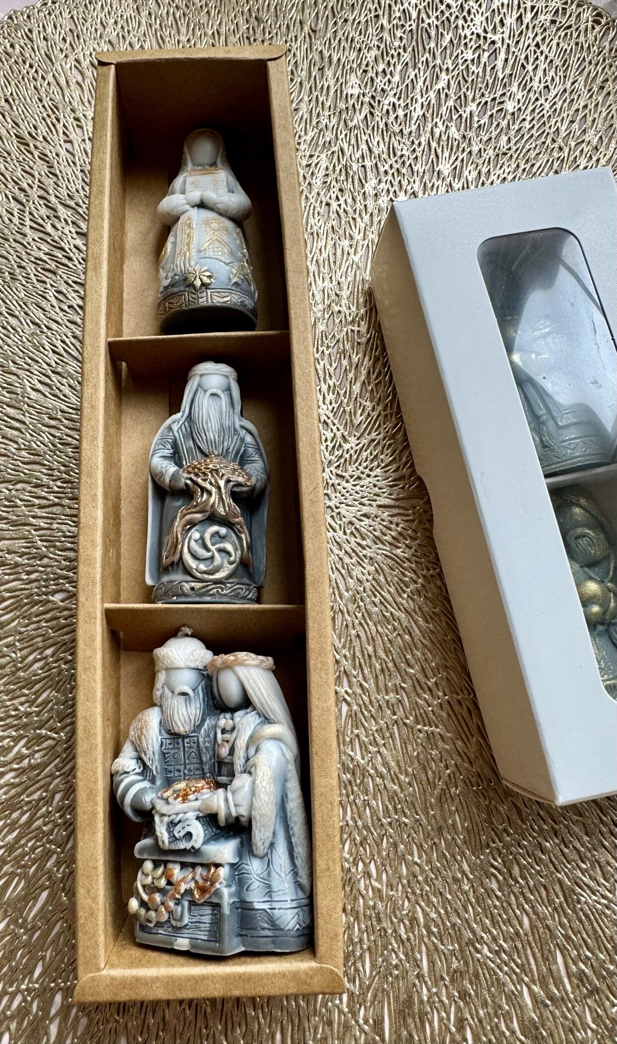 Фотография покупателя товара Коробка для 5 конфет с окном, с тонкими разделителями, белый 21×5.5×3.3 см - Фото 4