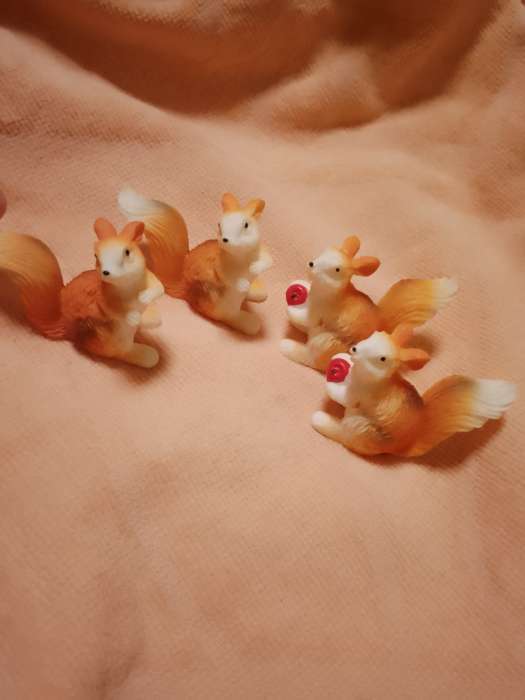 Фотография покупателя товара Миниатюра кукольная «Хитрая белочка», набор 2 шт., размер 1 шт. — 5×4 см - Фото 2