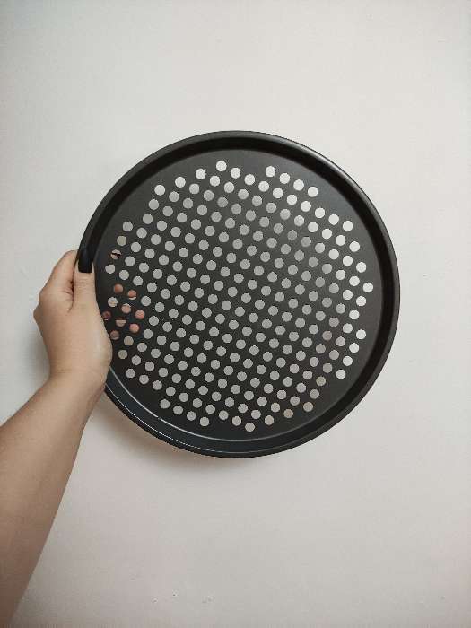 Фотография покупателя товара Форма для пиццы Доляна «Жаклин», 33×1.5 см, перфорированная, антипригарное покрытие, цвет чёрный - Фото 14
