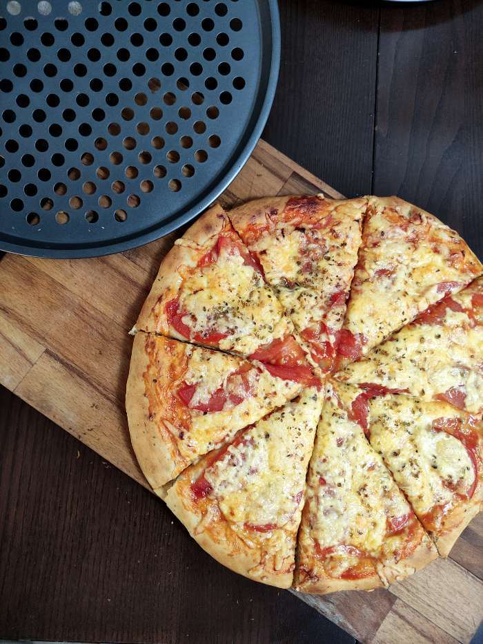 Фотография покупателя товара Форма для пиццы Доляна «Жаклин», 33×1.5 см, перфорированная, антипригарное покрытие, цвет чёрный - Фото 13